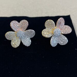 Mytys Trinity Gold Stud Flower Earrings - NWOT